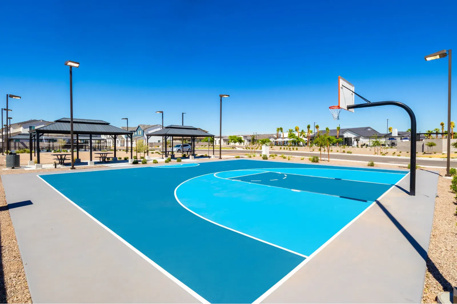 Bella Encanta basketball court