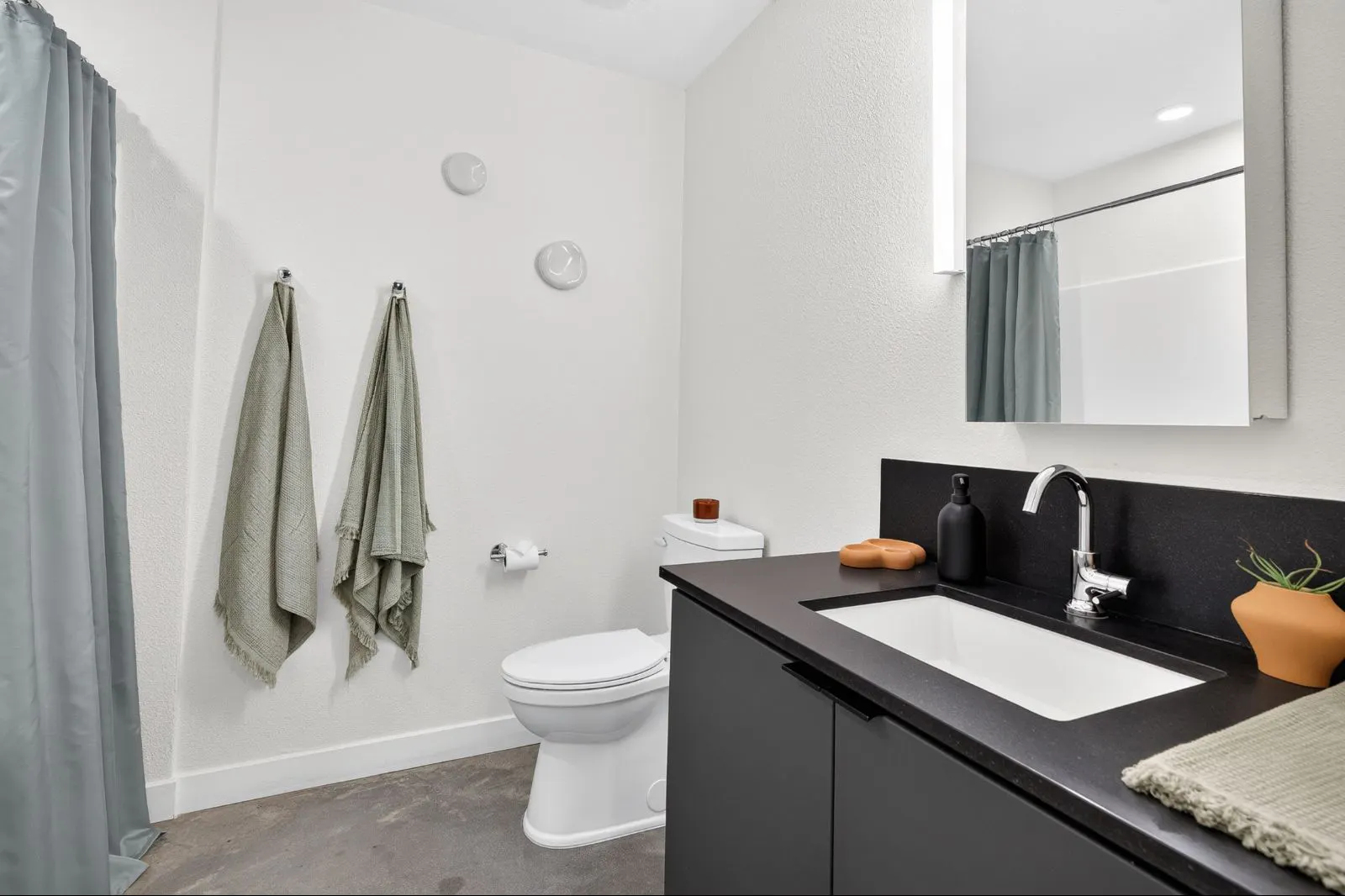 Luxurious Bathroom Finishes