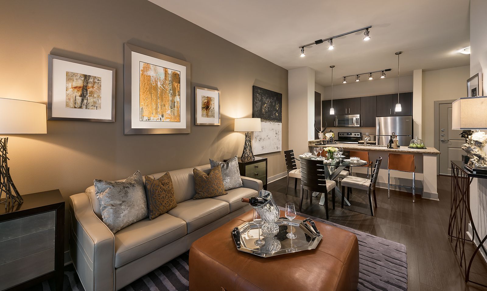 Luxury Apartment Homes | Emerson Mill Avenue in Tempe, AZ