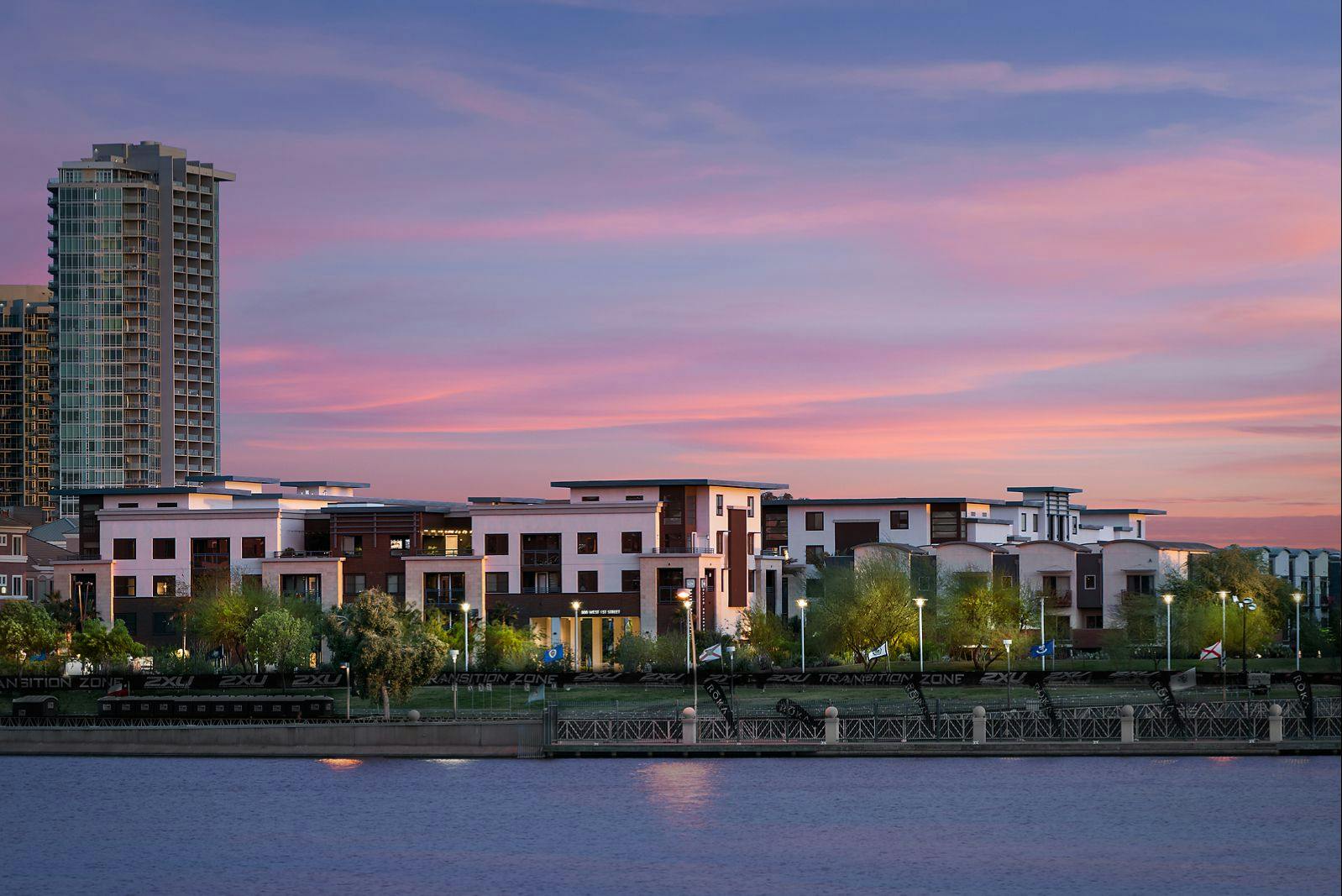 Luxury Apartment Homes Lakeside Drive in Tempe, AZ