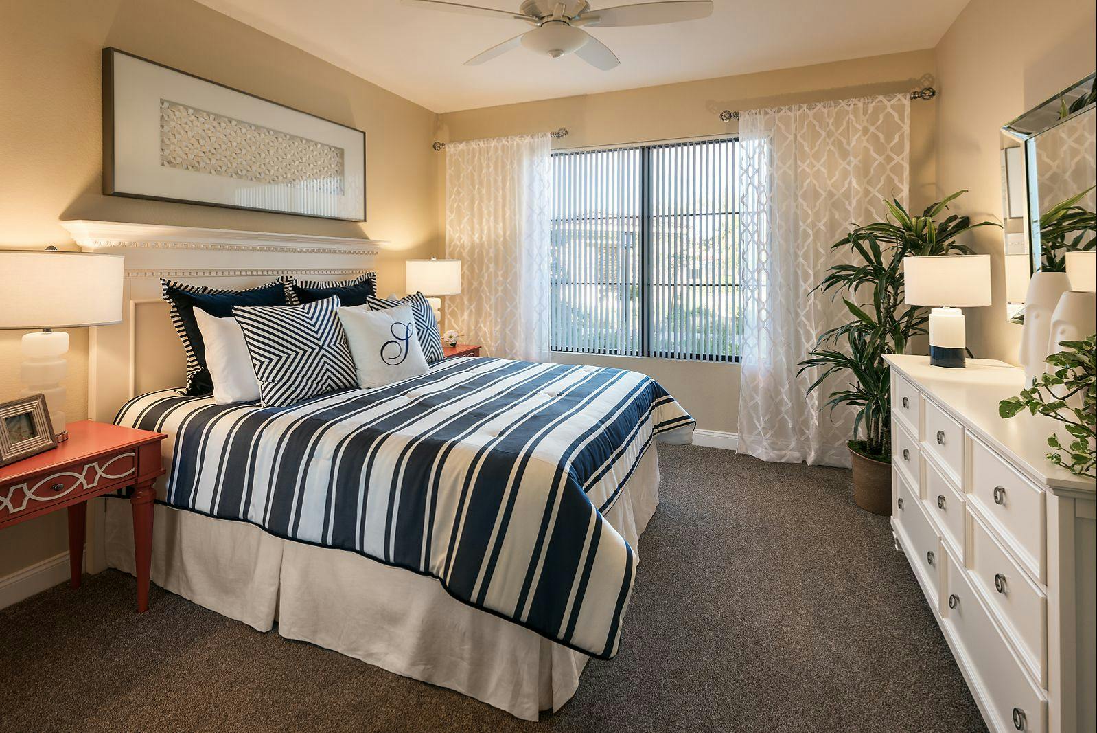 Luxury Apartment Homes San Valencia in Chandler, AZ