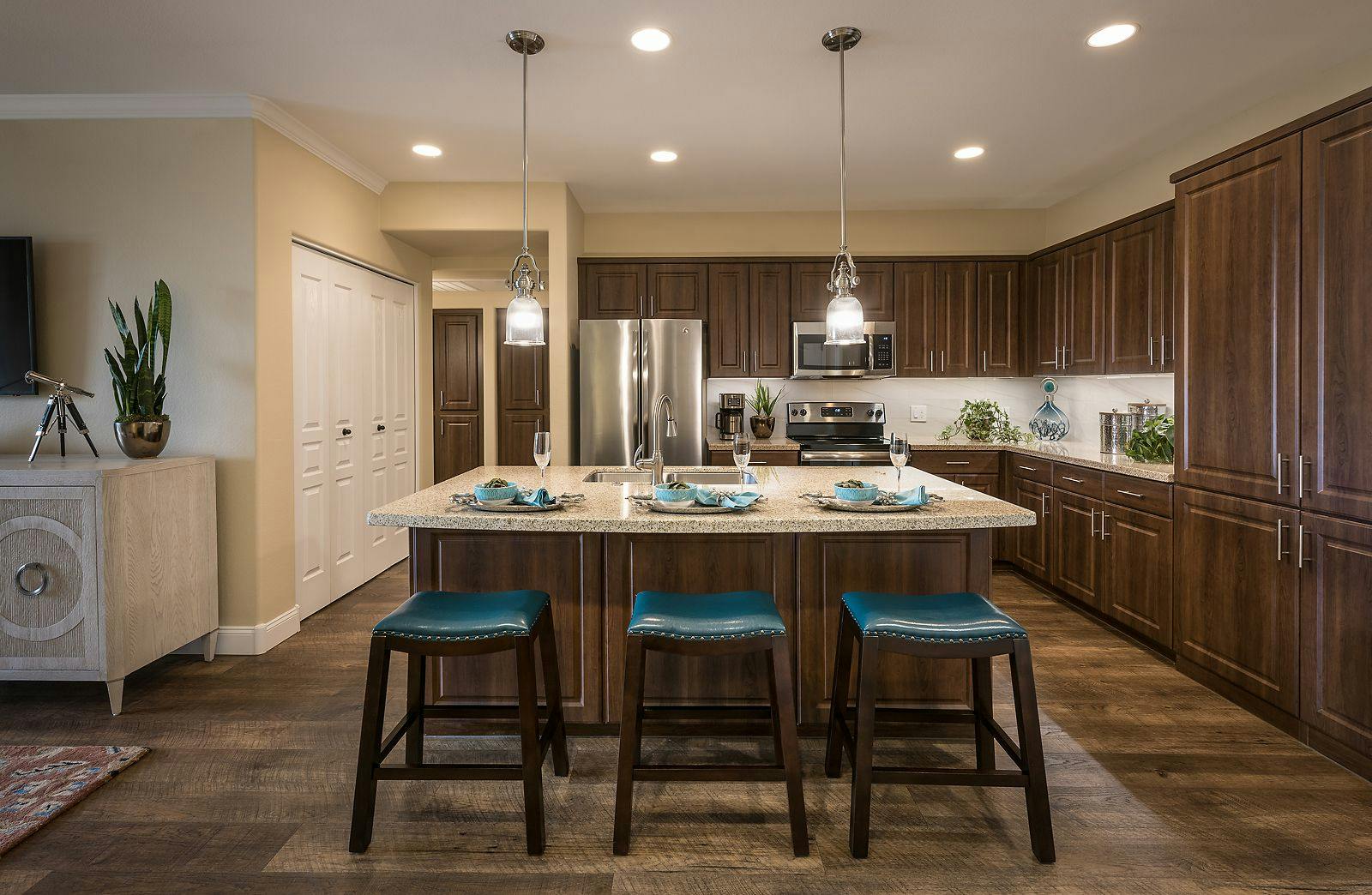 Luxury Apartment Homes San Valencia in Chandler, AZ
