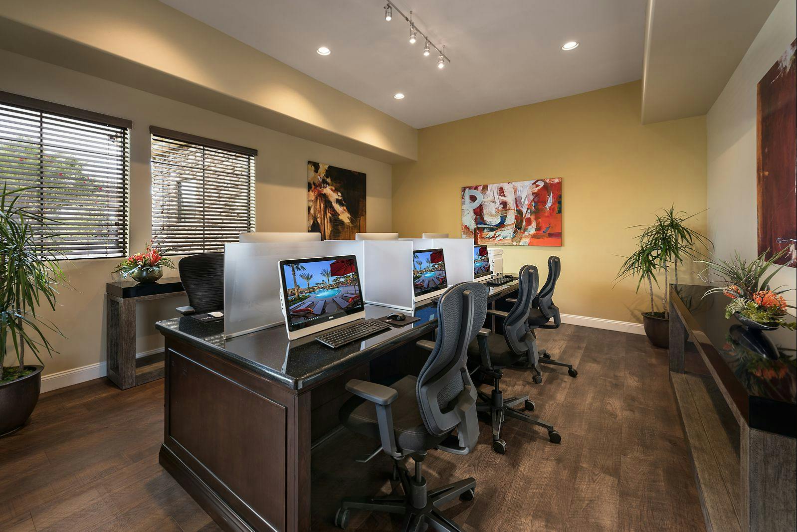 Luxury Apartment Homes San Valencia in Chandler, AZ