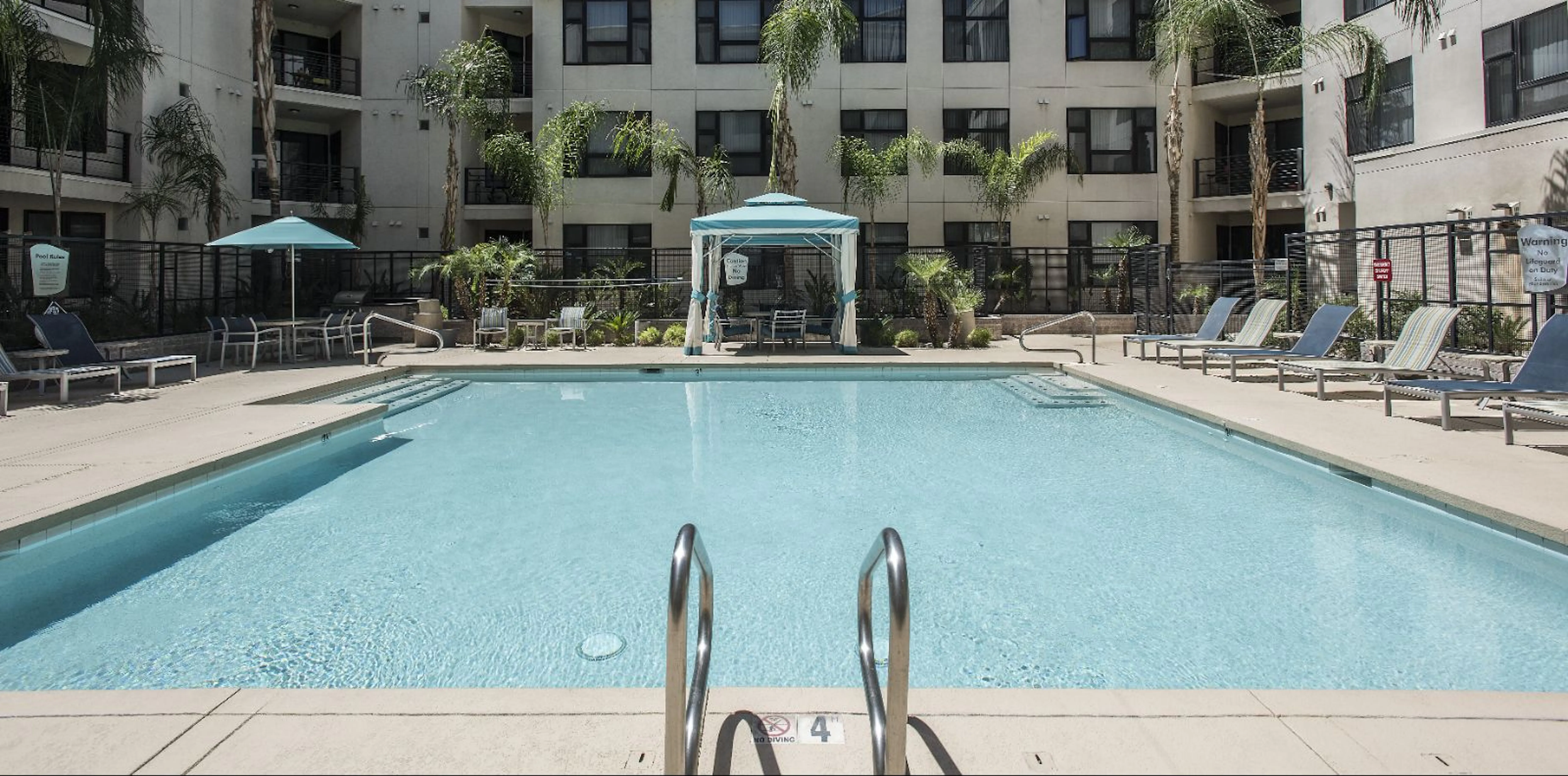 Modern Comforts and Resort Amenities at Ten01