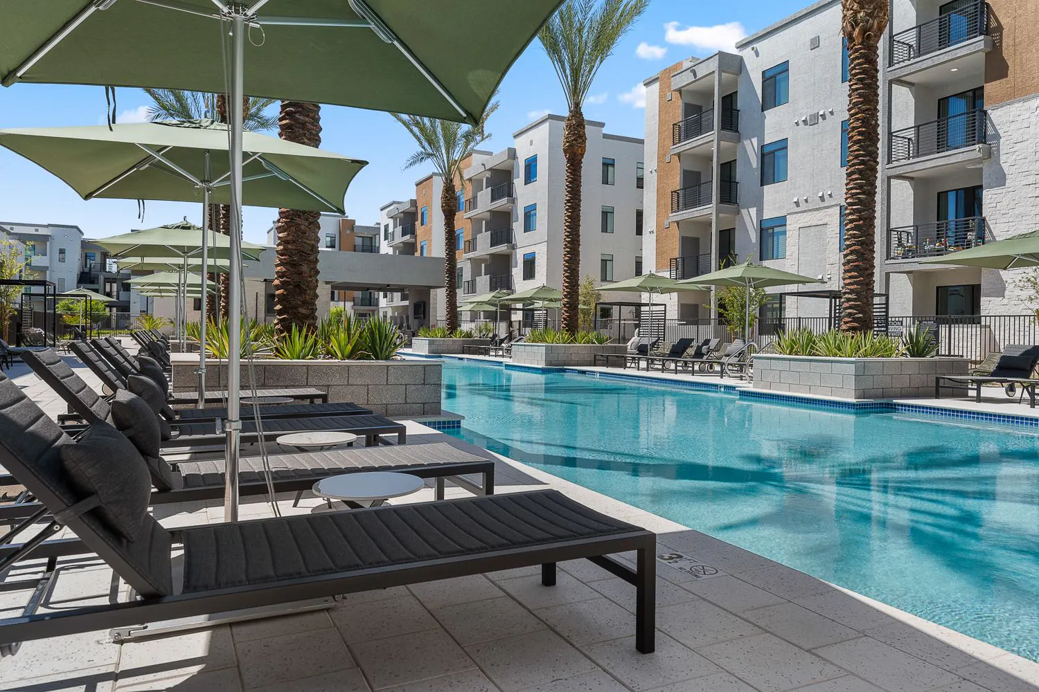 Pool and poolside area at The M at Shadow Mountain.