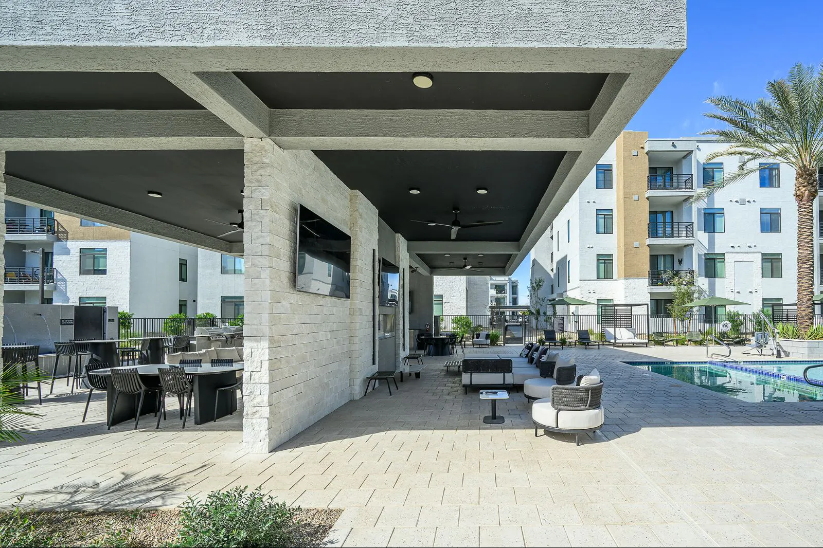 Shared outdoor space at The M at Shadow Mountain.