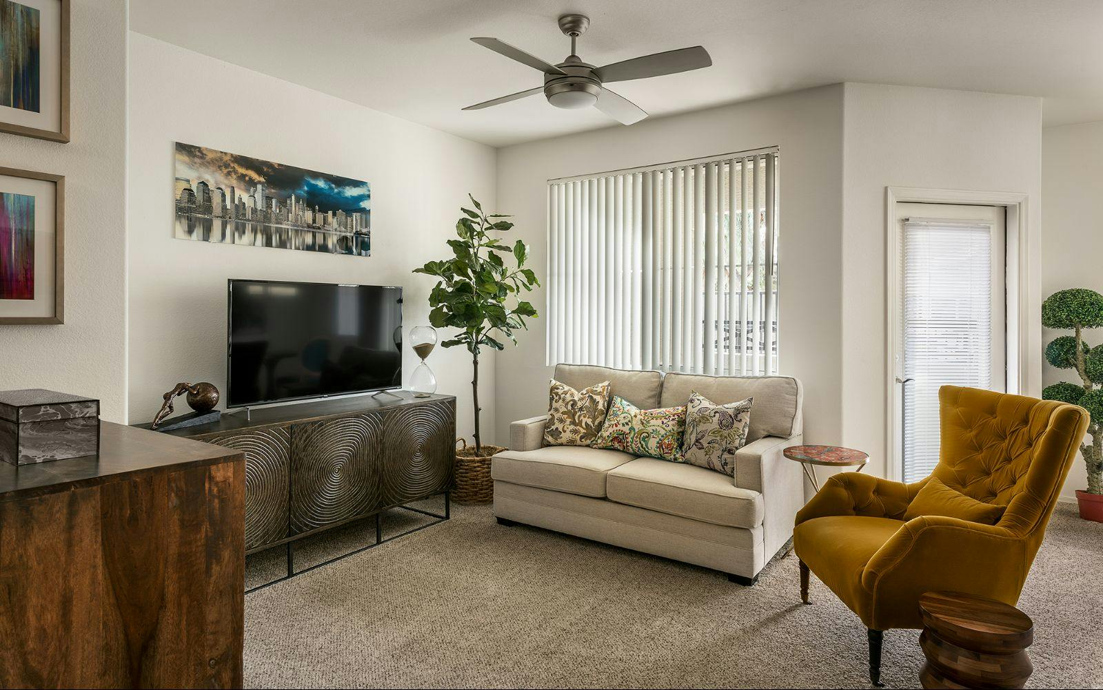 Apartments in Gilbert, AZ The Reserve at Gilbert Towne Centre